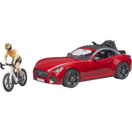 Samochód Roadster z 1 rowerem szosowym i rowerzystą Bruder 03485 - widok z przodu
